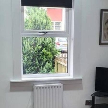 Charming 1-Bed Apartment In Peebles Eksteriør billede