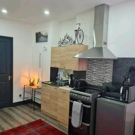 Charming 1-Bed Apartment In Peebles Eksteriør billede