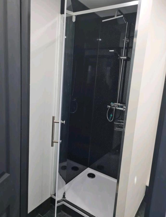 Charming 1-Bed Apartment In Peebles Eksteriør billede
