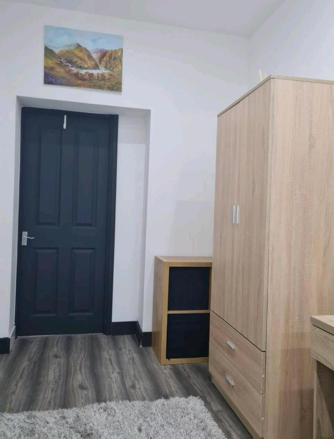 Charming 1-Bed Apartment In Peebles Eksteriør billede